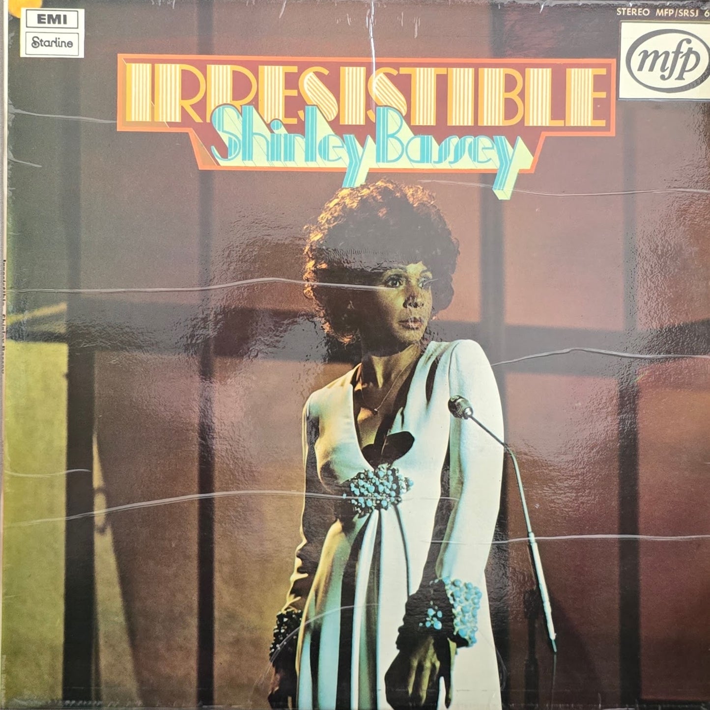 Shirley Bassey – Irresistible