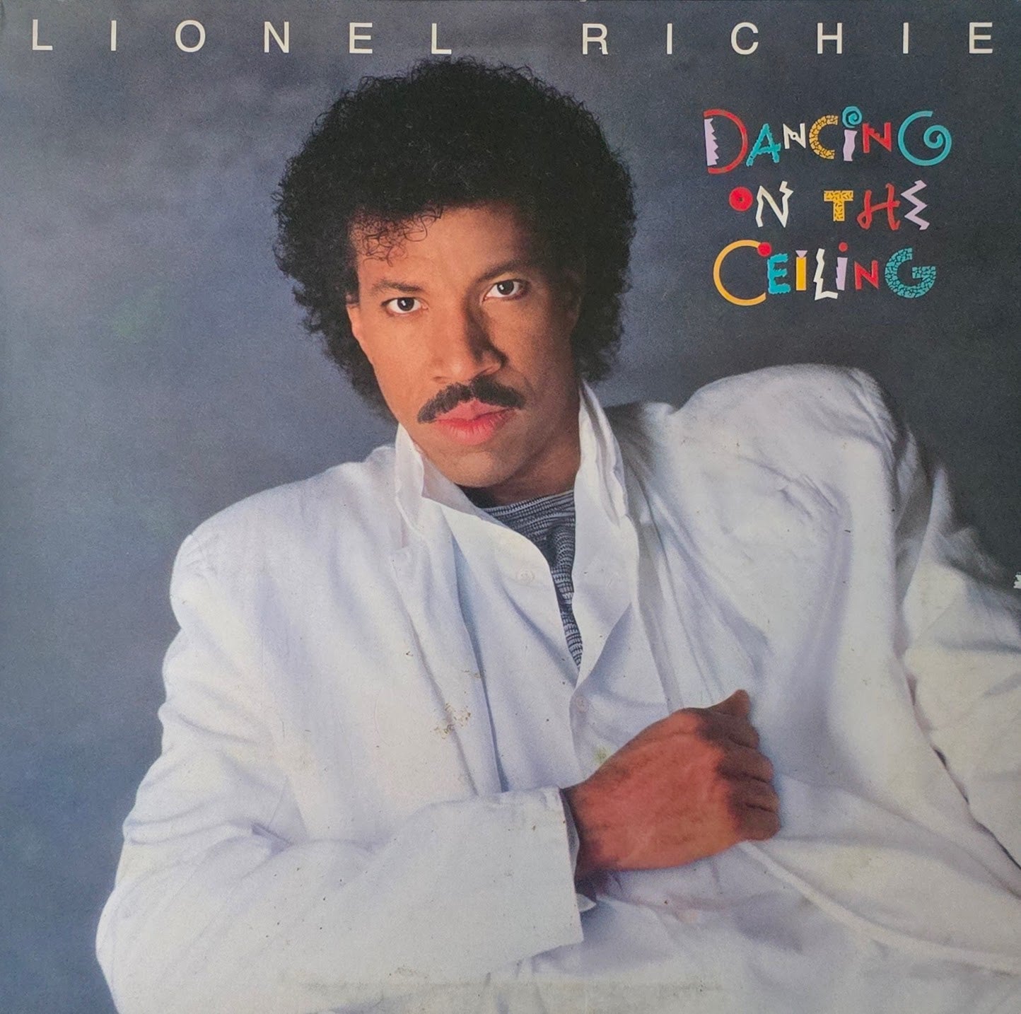 Lionel Richie – Dancing On The Ceiling