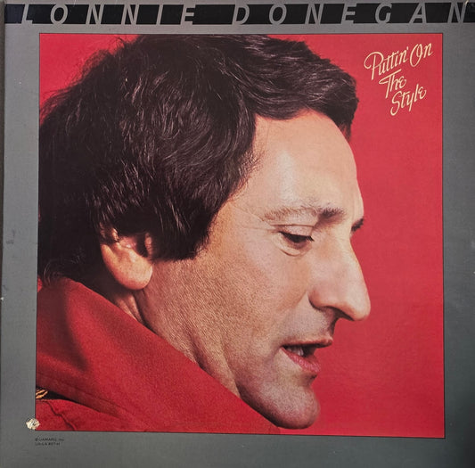 Lonnie Donegan – Puttin' On The Style